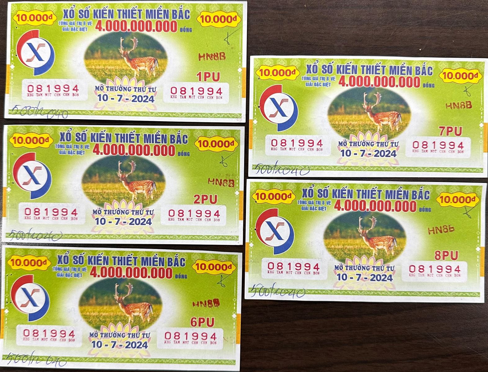 08 vé số miền Bắc mang về 4 tỷ đồng cho hai khách hàng tại HN 1